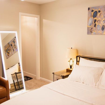 Hometel Premium Guest Suite W/ Private Entrance Ypsilanti Extérieur photo