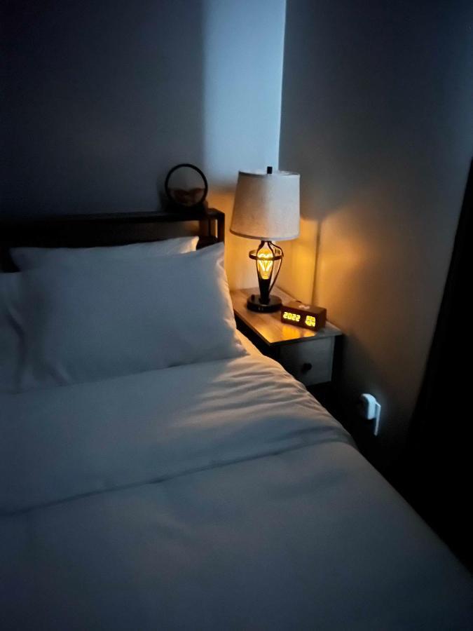 Hometel Premium Guest Suite W/ Private Entrance Ypsilanti Extérieur photo