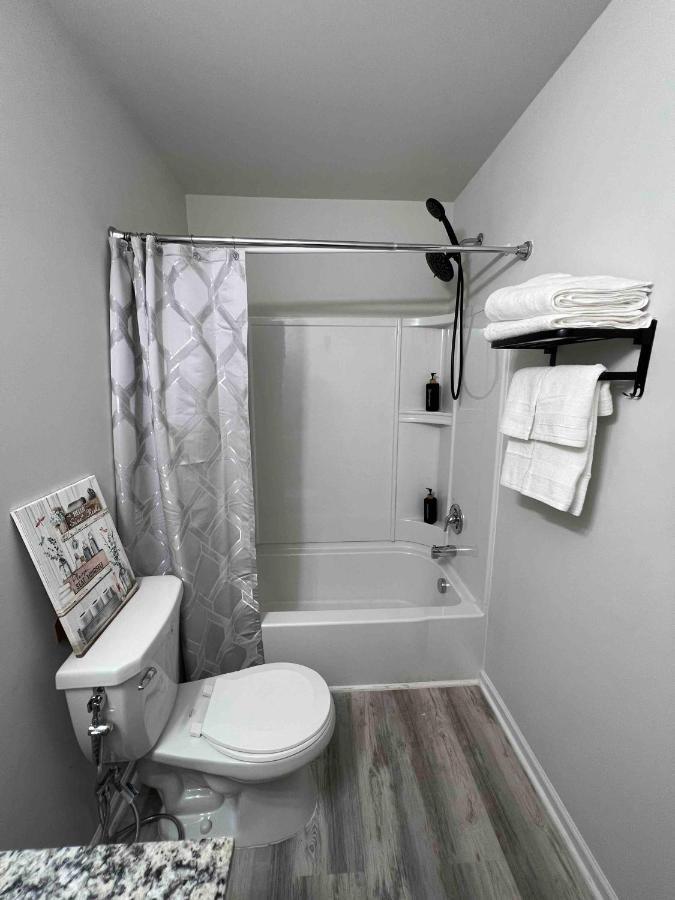 Hometel Premium Guest Suite W/ Private Entrance Ypsilanti Extérieur photo